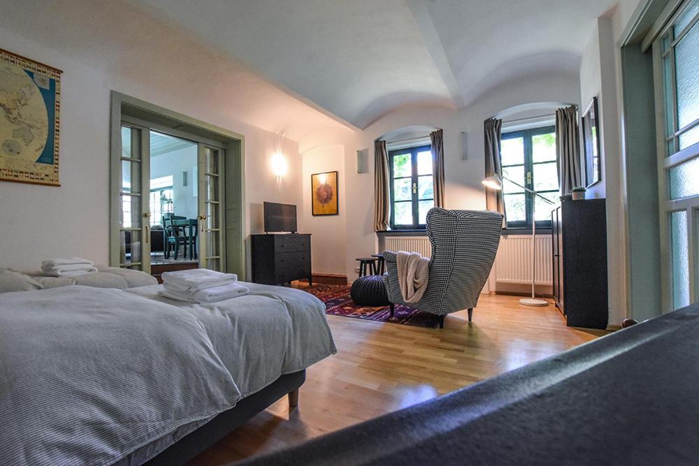 Ferienwohnung Dum V Zahrade Písek Exterior foto
