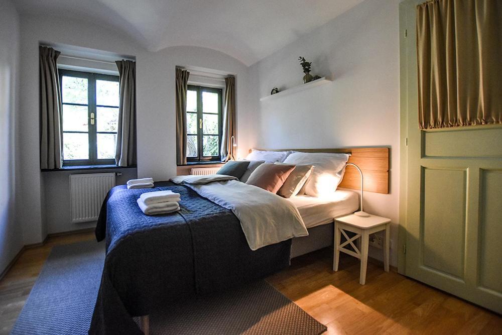Ferienwohnung Dum V Zahrade Písek Exterior foto
